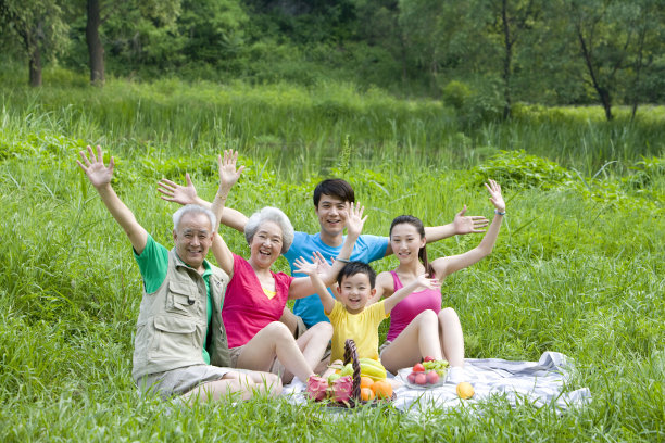 家庭户外野餐图片下载