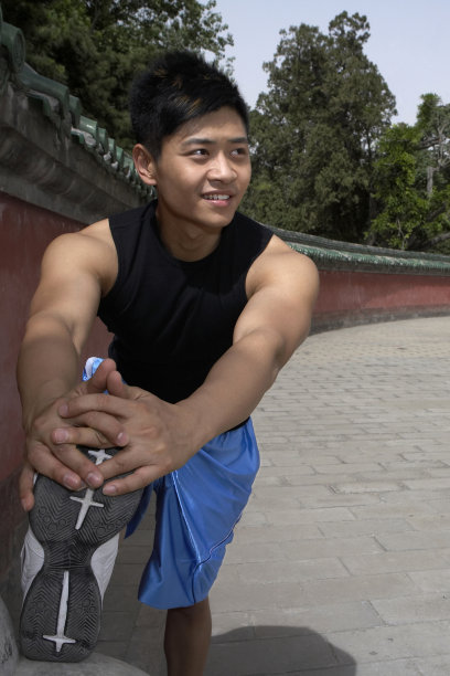 男运动员晨练图片下载