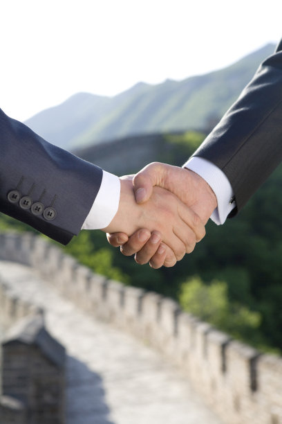商务男士握手特写图片下载