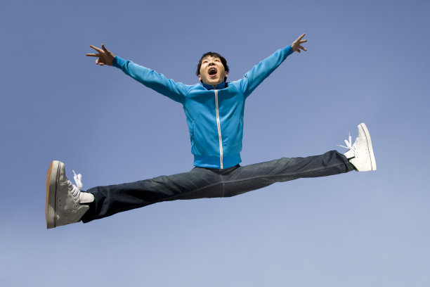 时尚Hip-hop青年跳跃图片下载