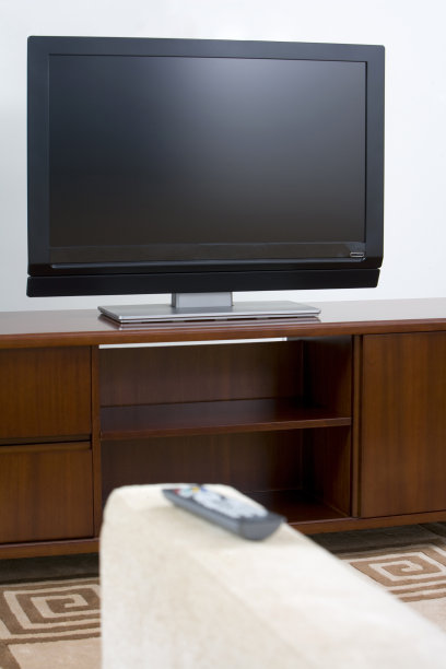 电视和沙发图片下载