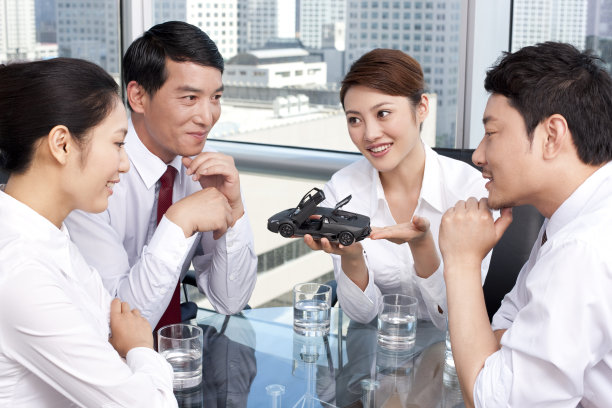 商务人士讨论工作图片下载