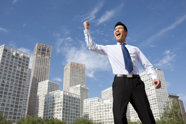 商务男士庆祝图片下载