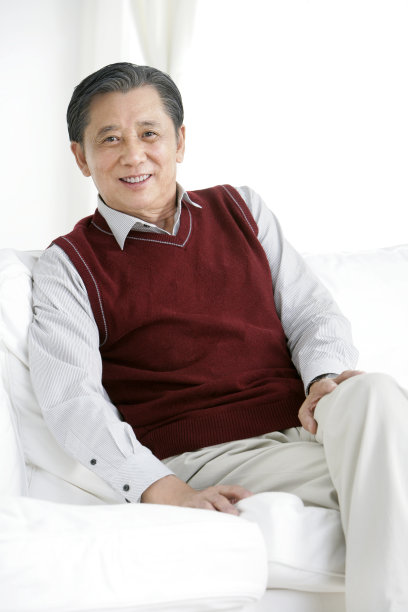 老年男子肖像图片下载