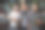 青年男子在酒吧看球赛图片下载