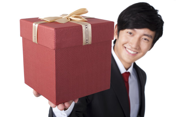 商务男士和礼物盒图片下载