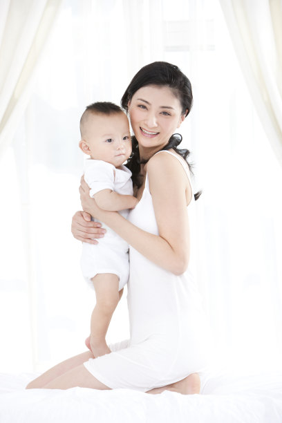 快乐妈妈和婴儿图片下载