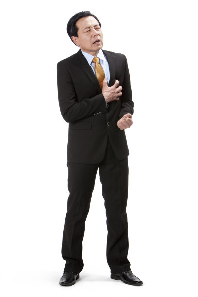 中年商务男士胸口疼图片下载