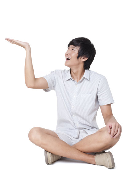 青年男子手掌向上图片下载