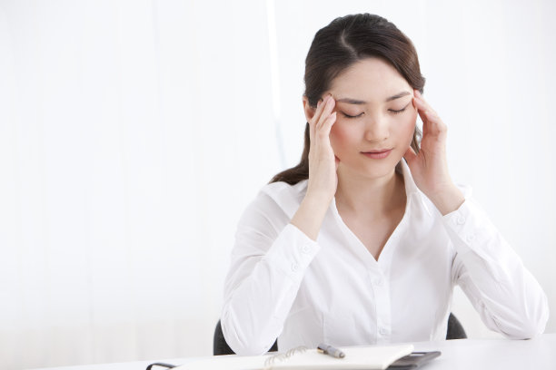 陷入困境的商务女性图片下载