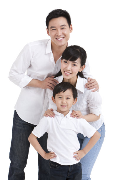 温馨的一家三口图片下载