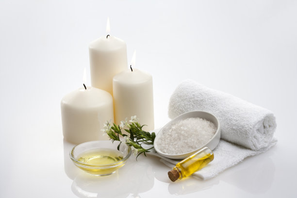 精油、浴盐和蜡烛图片下载