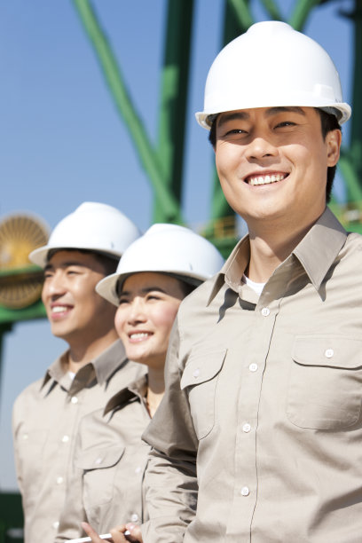 工作人员在码头图片下载