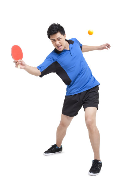 乒乓球运动员挥拍图片下载