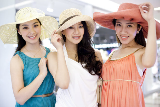 闺密逛街购物素材图片