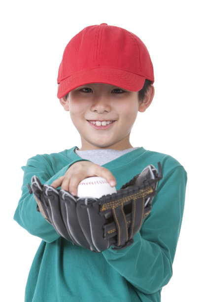 打棒球的小男孩图片下载