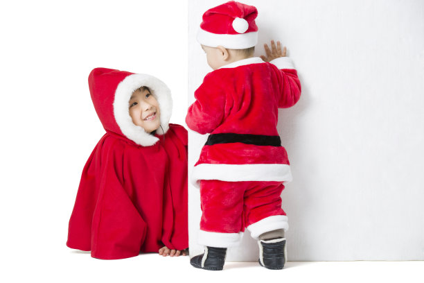 姐弟俩玩捉迷藏图片下载