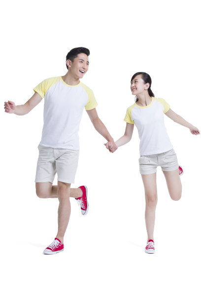 快乐的情侣手牵手图片下载