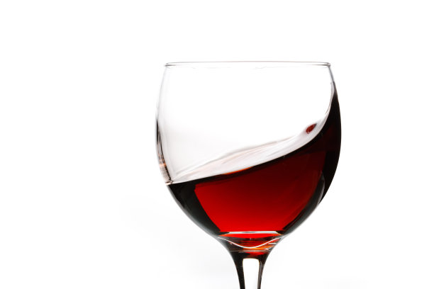 酒杯里的红酒图片下载