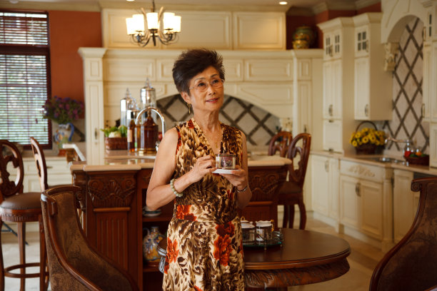 东方老年人图片下载