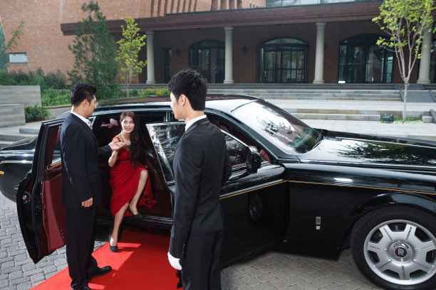 东方人奢华汽车生活图片下载