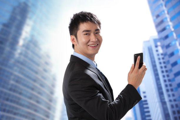 青年商务男士打电话图片下载