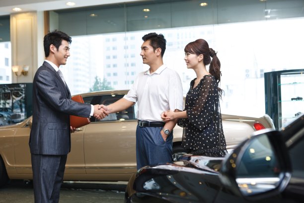 东方人奢华汽车生活图片下载