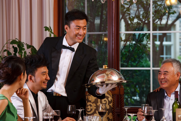 东方人聚会吃饭图片下载