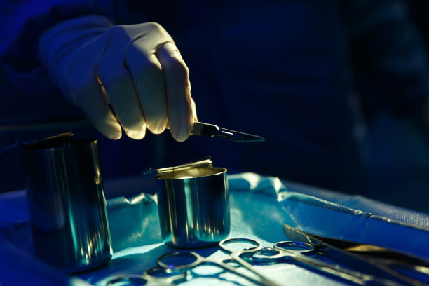 医生在手术室做手术图片下载