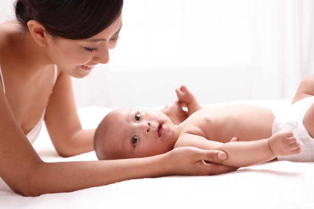 母亲和婴儿图片下载