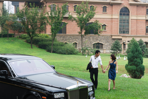 东方人奢华汽车生活图片下载