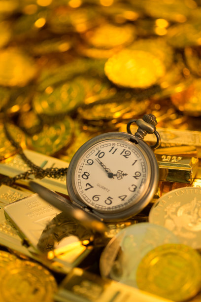 怀表和金币图片下载
