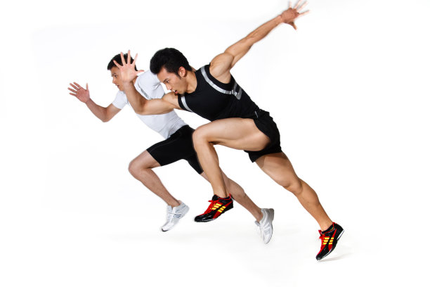 东方青年男子赛跑图片下载