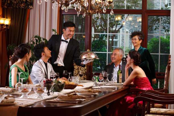 东方人聚会吃饭图片下载