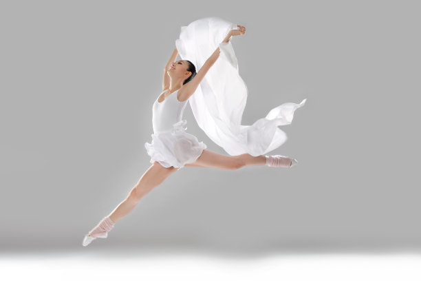 青年女人跳舞图片下载