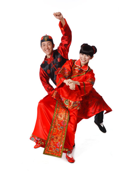 青年男女跳骑马舞恭贺新年图片下载