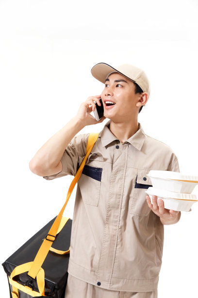 年轻的快递员在送外卖图片下载