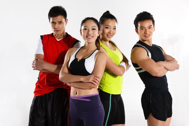 四个年轻运动员图片下载