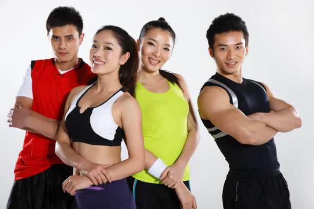 四个年轻运动员图片下载