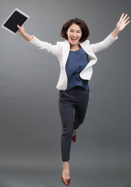 兴奋的青年女人图片下载