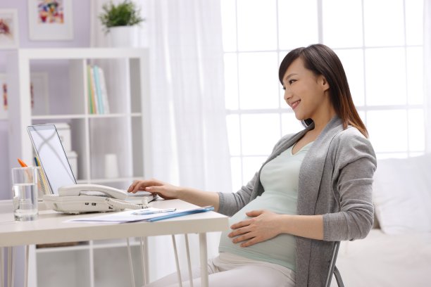 幸福的孕妇图片下载