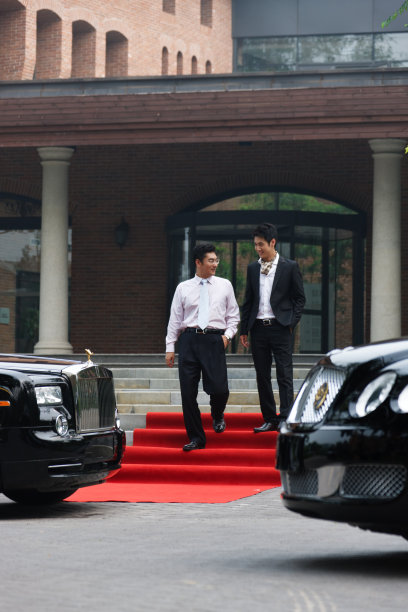 东方人奢华汽车生活图片下载