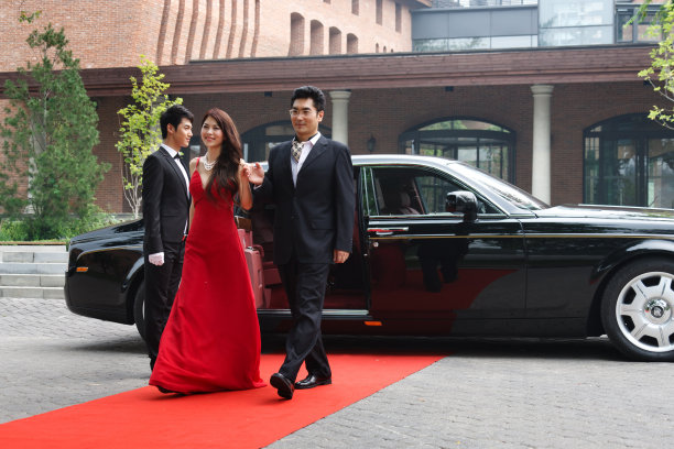 东方人奢华汽车生活图片下载