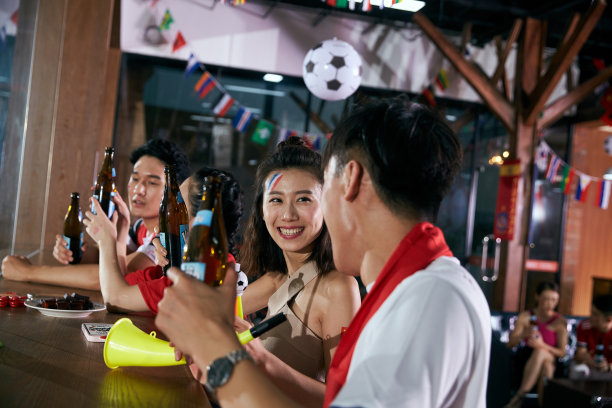 球迷们看球赛图片下载