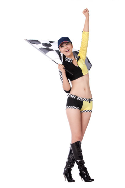 青年女人举着方格旗图片下载