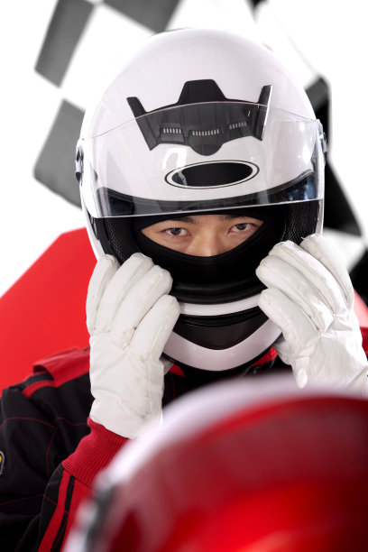 青年赛车手图片下载