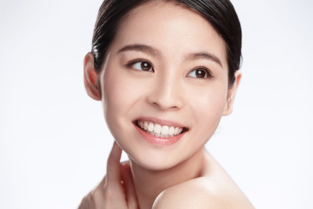 青年女人妆面肖像图片下载