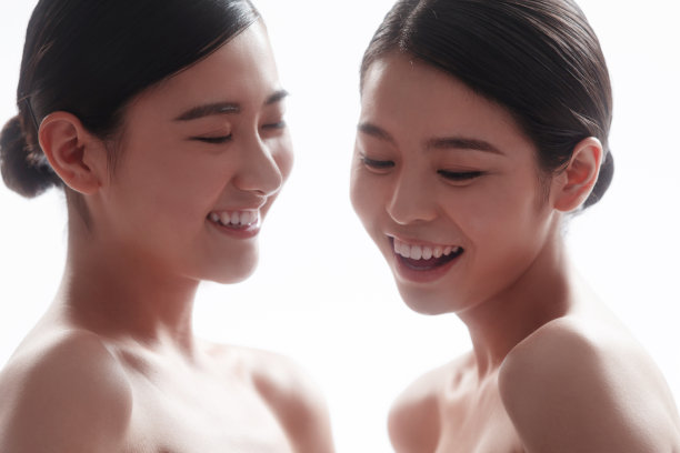 漂亮的女闺蜜图片下载