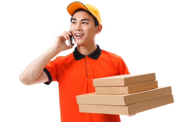 年轻的快递员在送外卖图片下载