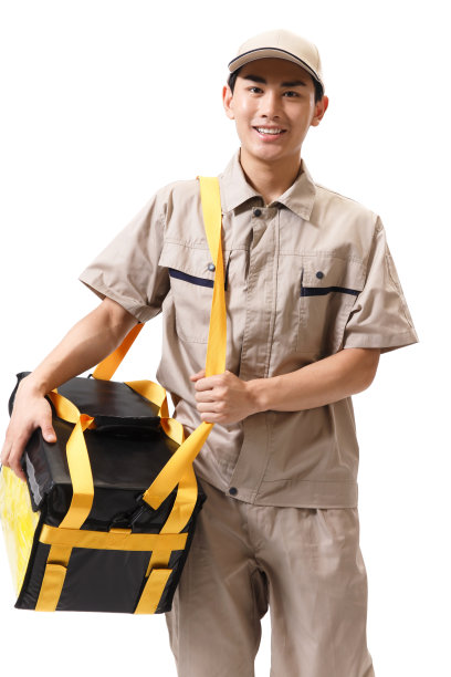 年轻的快递员在工作图片下载